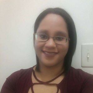 Meet your Posher, Valeria